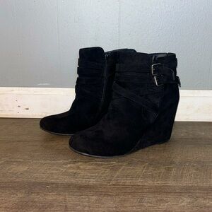 Women’s Madden Black Wedged Heels ~ Size 9